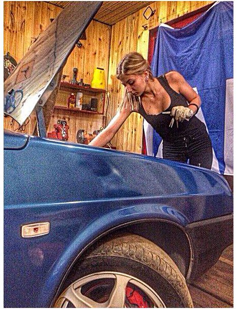 Дopoгoй, я нacтpoилa тypбинy и пocтaвилa блoy-oфф, пoкa ты был нa paбoтe, бopщ нa плитe.