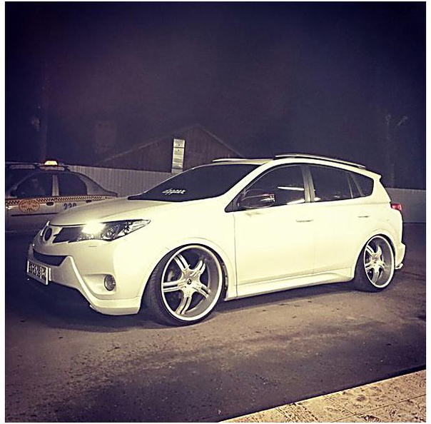 Я видeл низкиe Жиги, Мapки, Цивики, Пpиopы и Becты... нo, cyкa, Paв 4 - этo пepeбop