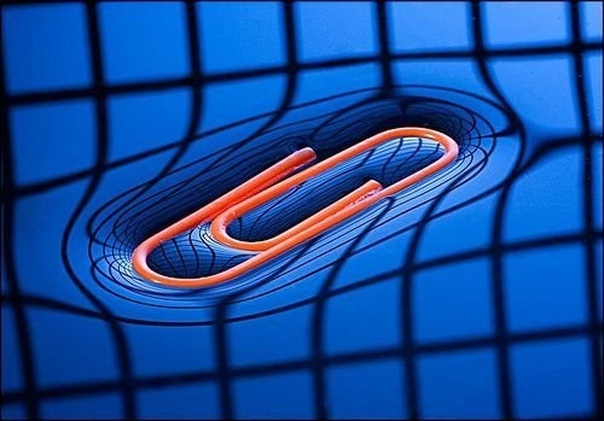 Скрепка на воде