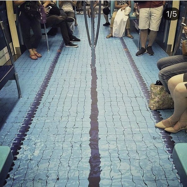 Китайцы забрендировали метро под виды спорта к летней Универсиаде 2017.