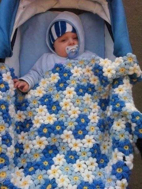 Бабушка смастерила для внука такую цветочную красоту