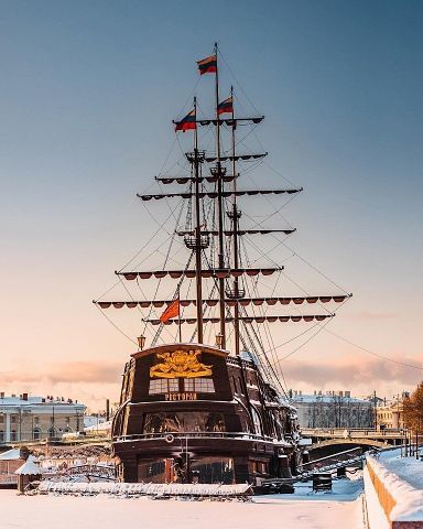 Питер - город со светлой меланхоличной душой...