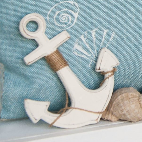 Морская тема - всегда любима и актуальна!!! Аксессуары и текстиль голубых, синих и песочных оттенков прекрасно сочетаются между собой и всегда освежат интерьер!