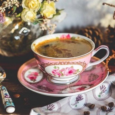 Наверняка, если не у каждого человека, то уж точно у большинства есть своя любимая кружка, тарелка, ложка или даже заварочный чайник) Хорошо, когда они служат и радуют годами, но порой многие вещи уже морально устаревают и тогда мы начинаем искать новые, которые принесут новую радость) Предлагаем вам побродить по нашему виртуальному магазину и, возможно, вы найдете именно то, что давно искали)