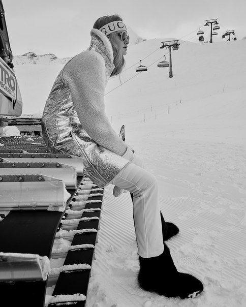 Harper’s Bazaar Czech January 2018 Anna Konecna by Andreas Ortner