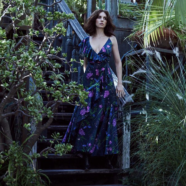 The Edit Magazine December 2017 Alison Brie by Txema Yeste