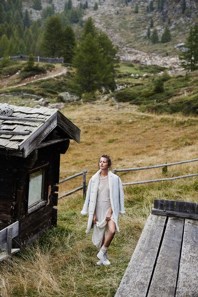 ELLE Poland January 2018 Marta Dyks by Marcin Kempski