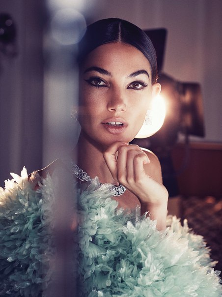 Harper’s Bazaar Arabia December 2017