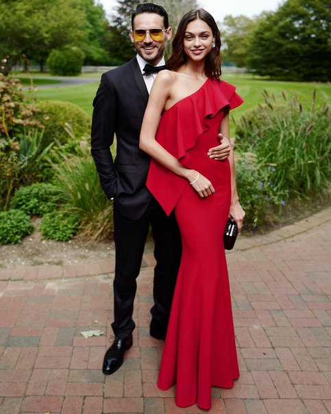 Moddel: Zhenya Katava