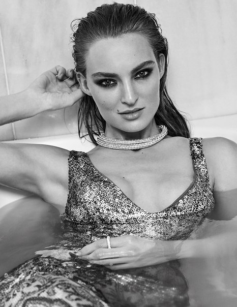 ELLE Spain March 2018 Ymre Stiekema by Rocio Ramos