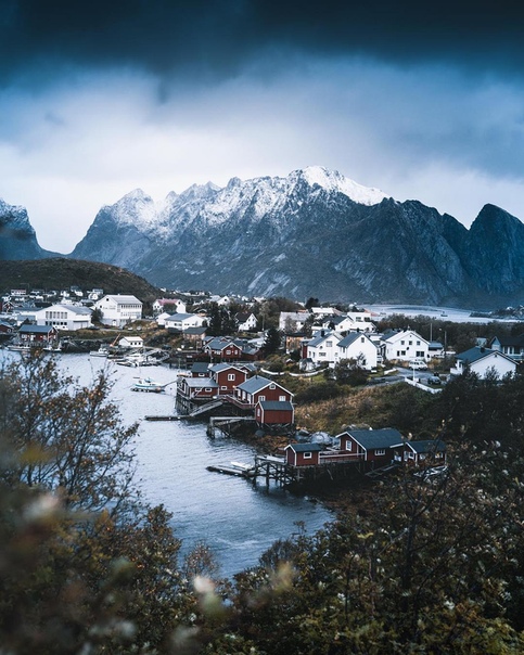 Sakrisya I Reine 