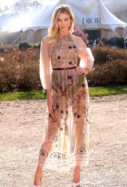 Karlie Kloss – Christian Dior Haute Couture Spring Summer 2019 Show in Paris