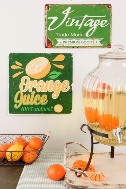 Готовь сани летом, а лимонадницу — весной! Лично нас такая вариация поговорки очень даже устраивает ;)