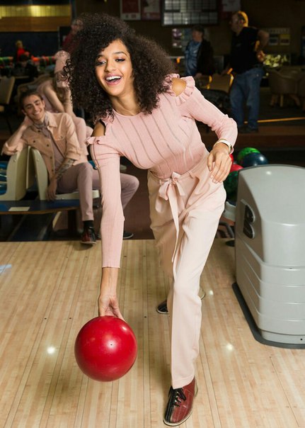 Первым финалистом 33 сезона становиться Дестени. Лучшая фотография к заданию  