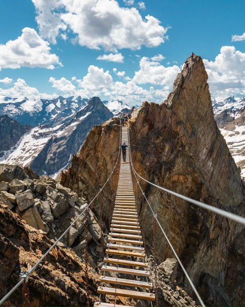 Гора Нимбус, Канада.