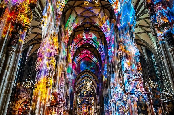 Иллюминация в соборе Святого Стефана, Вена, Австрия