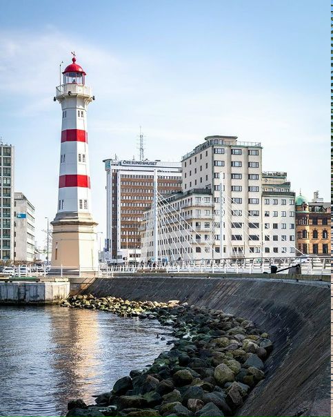 Malm inner lighthouse and the University bridge  God morgon 