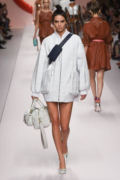 SPRING 2019 READY-TO-WEAR 