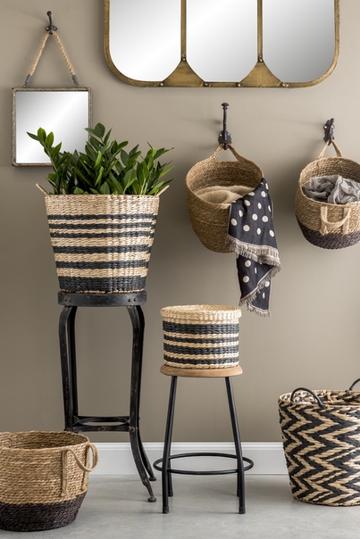 Зачем нужны системы хранения в доме Чтобы все и всегда лежало на своих местах. Чтобы всегда точно знать где находится та или иная вещь. При этом такие системы можно использовать абсолютно в любой комнате. 