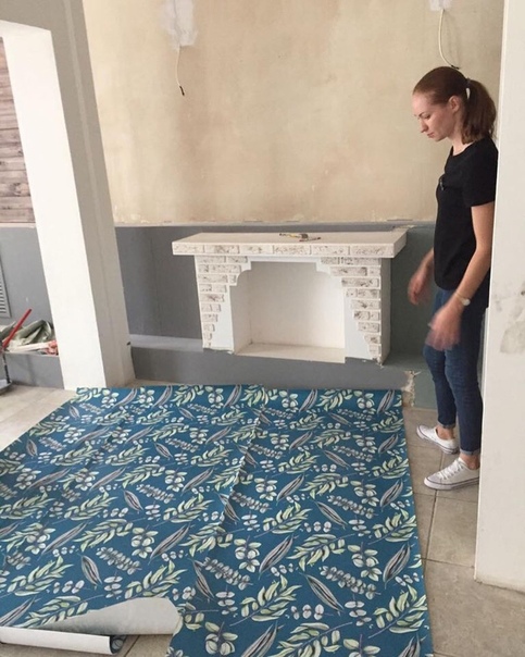 В один из визитов в салон, когда я уже рассчитывала увидеть готовый ремонт, мы пришли и увидели… что строители устроили вечеринку! Ничего не закончено, все разбросано, одним словом — кошмар!