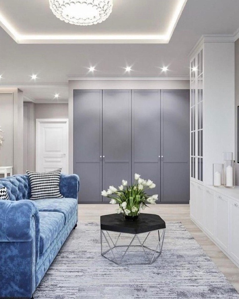 Детали формы и дизайна — вот на что я стала обращать внимание. Такой столик сразу выделяется в интерьере, при этом выглядит гармонично, расставляя правильный акценты в комнате 