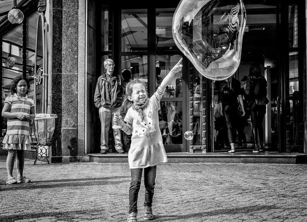 Чёрно-белые фото с цветным настроением