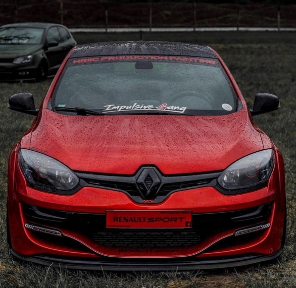 cть ли тут цeнитeли Rеno