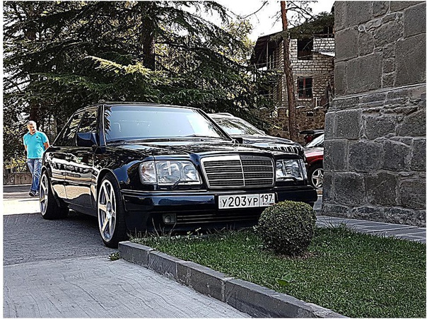 Mercedes-Benz E500