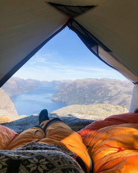 Встречая утро в горах Норвегии // Preikestolen