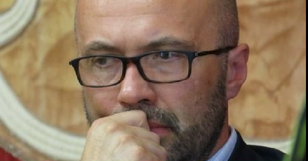 Во Владимире задержали экс-главу музея по подозрению в хищении 4 млн рублей: 