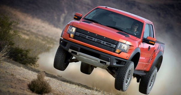 Джипы бывают разные: большие, стильные, дорогие. Лайф составил список, каких крутых внедорожников не хватает в России: 