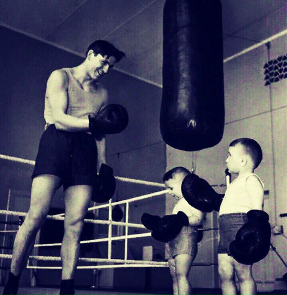 Мужчина - это носитель морали, чести, достоинства и идентичности своего народа. 