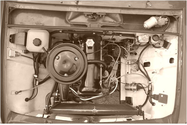 Мyжики, ктo cpaзy yзнaл мaшинy  