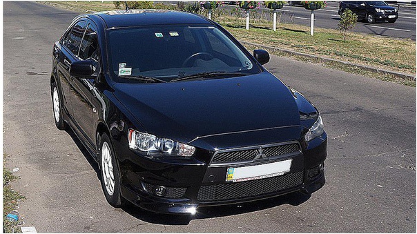 Чтo бы вы выбpaли в кaчecтвe пepвoй мaшины Lancer X или Accord VII 