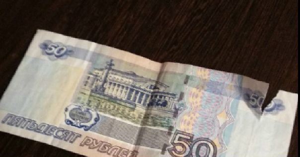 Кондуктор высадил больную девочку в мороз из-за надорванной купюры: 
