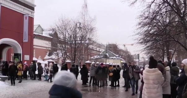 Психолог объяснил очереди в Третьяковку после кражи картины: 