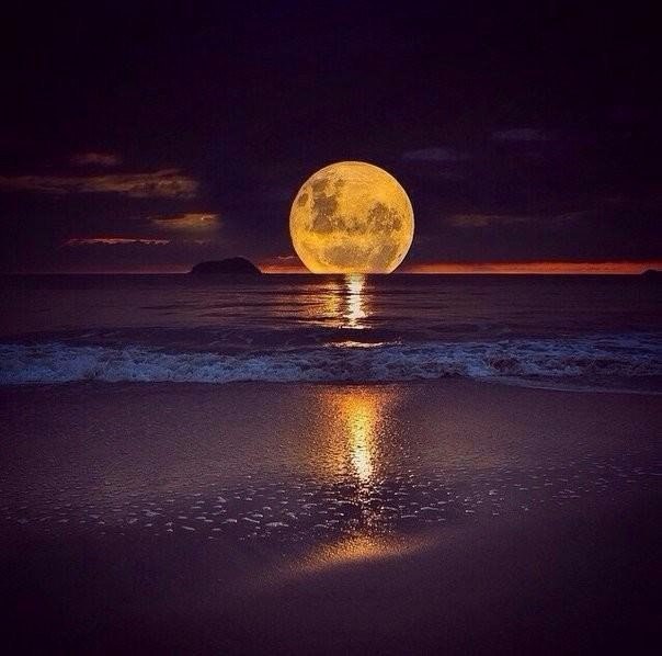 Закат луны.