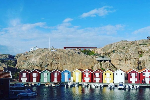 Рыбацкие домики на западном побережье Швеции 