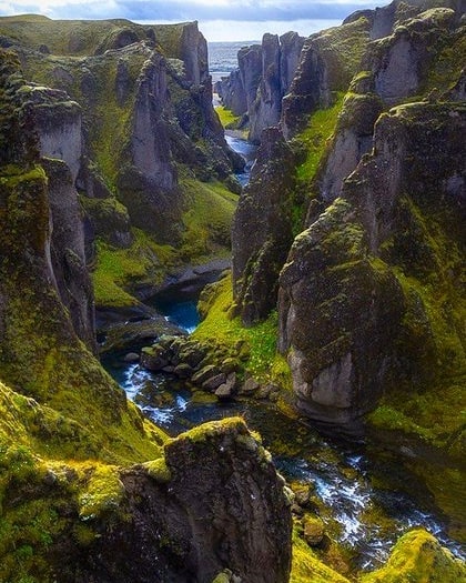 Фьядрарглйуфур — один из самых красивых каньонов в Исландии