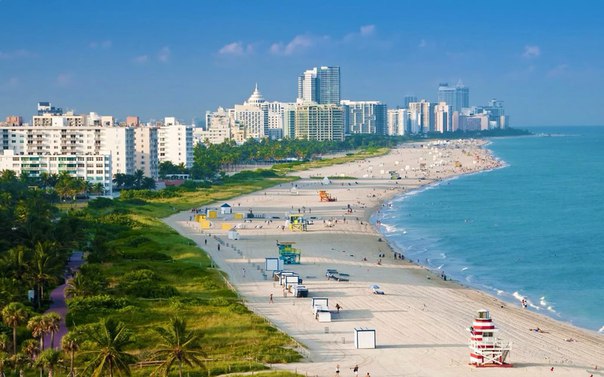 Майами - это солнце круглый год, бесконечный пляж с золотистым песком и невероятное лазурное море. 