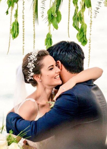 Свадьба одной из самых ярких и красивых пар Турции: Фахрие Эвджен и Бурак Озчивит