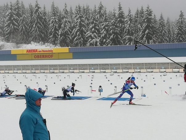 Российские биатлонисты во второй раз за день выиграли эстафету