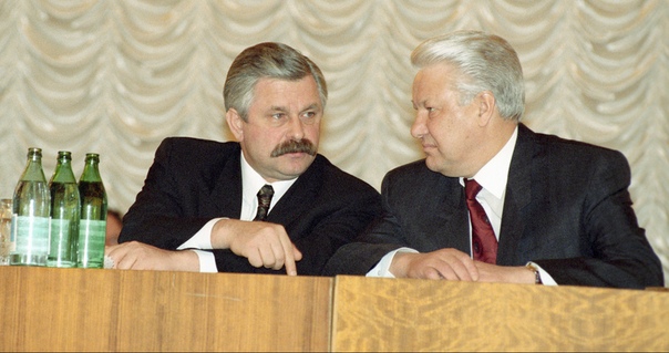 Руцкой рассказал о поведении Ельцина во время путча