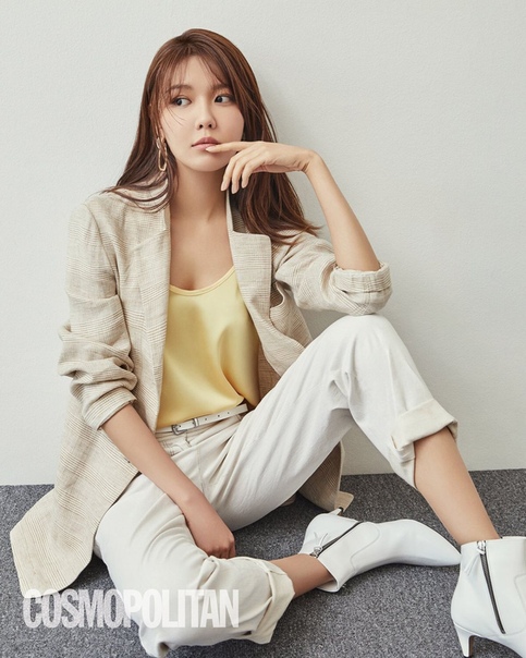 Choi Sooyoung – Cosmopolitan Magazine March 2019