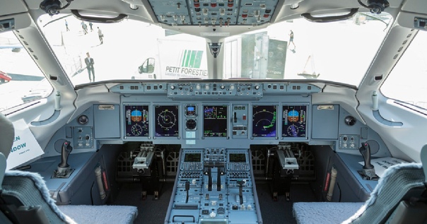 Экипаж сгоревшего в Шереметьево Superjet 100 подтвердил основную версию отказа автоматики: 