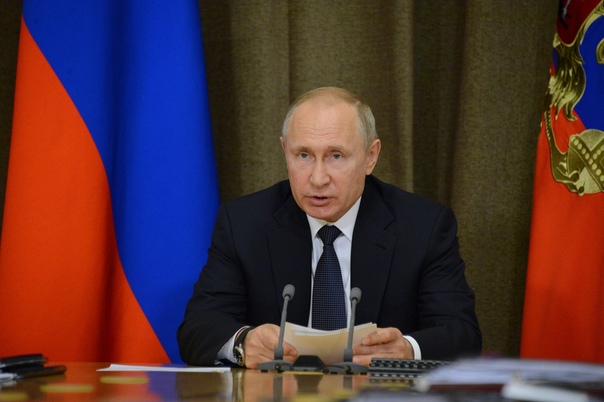 Владимир Путин в ходе совещания в Сочи призвал активно развивать Воздушно-космические силы: 