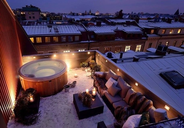 Бассейн на крыше в Гётеборге, Швеция.